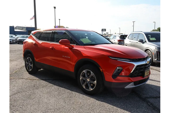 $25987 : 2025 Blazer FWD 4dr LT w/2LT image 3