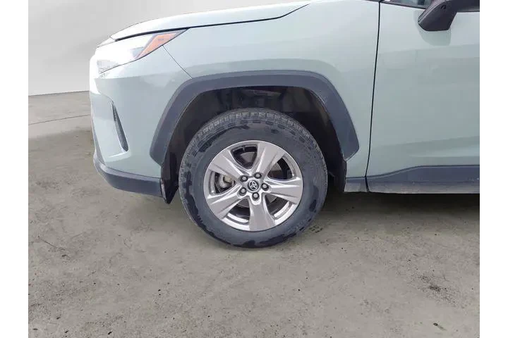 $29888 : Toyota RAV4 2023 AWD XLE 4dr image 10