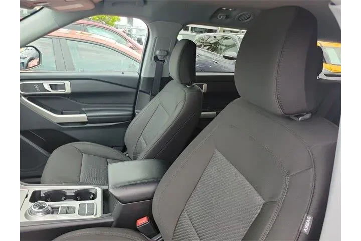 $29990 : Ford Explorer 2023 XLT 4dr S image 9