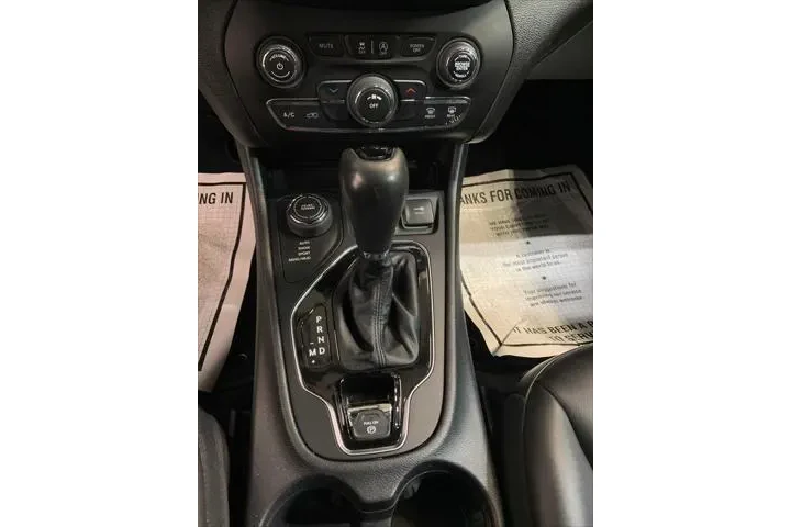 $19797 : Jeep Cherokee 2021 4x4 Latit image 7