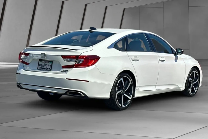 $28000 : Honda Accord 2022 Sport 4dr image 8