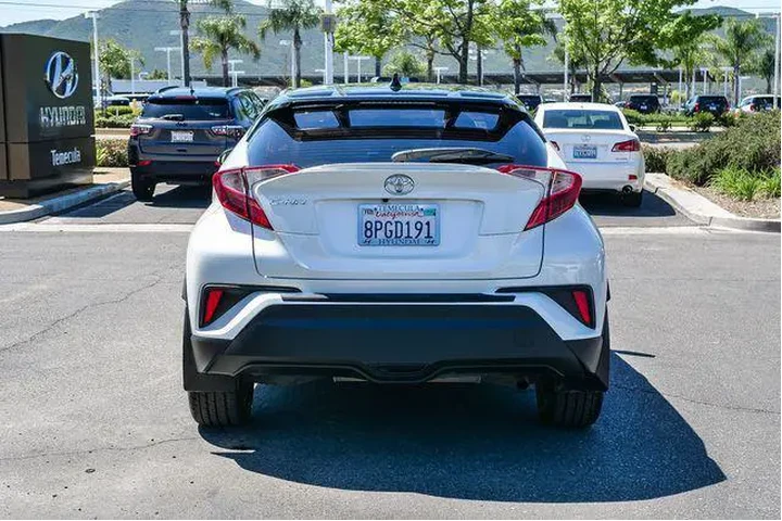 $17500 : Toyota C-HR 2020 XLE 4dr Cro image 6