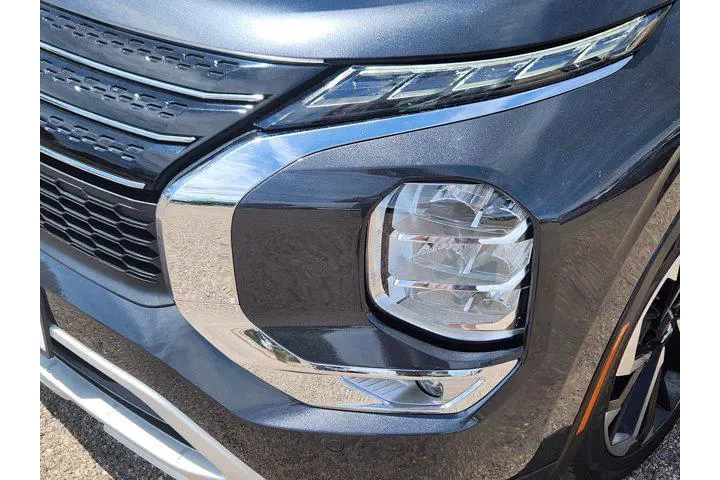 $25145 : Mitsubishi Outlander 2024 SE image 5