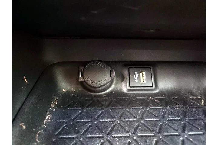 $30998 : Toyota RAV4 2024 XLE 4dr SUV image 10