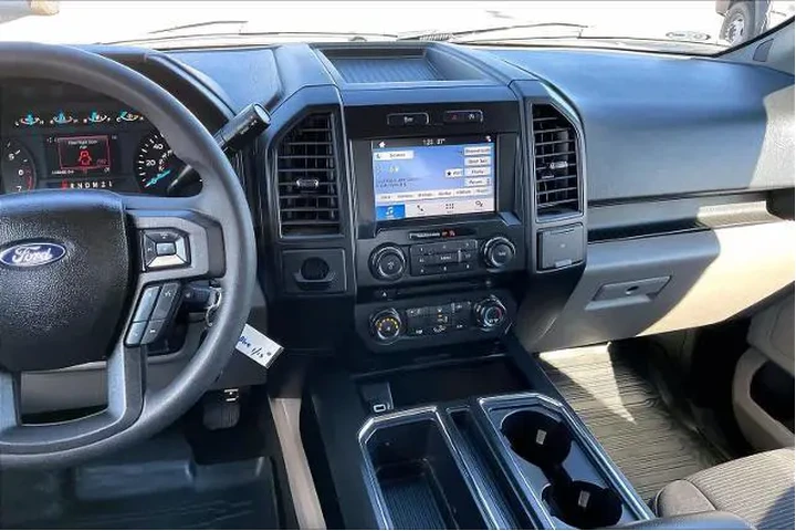 $25580 : Ford F-150 2017 4x2 XL 4dr S image 6