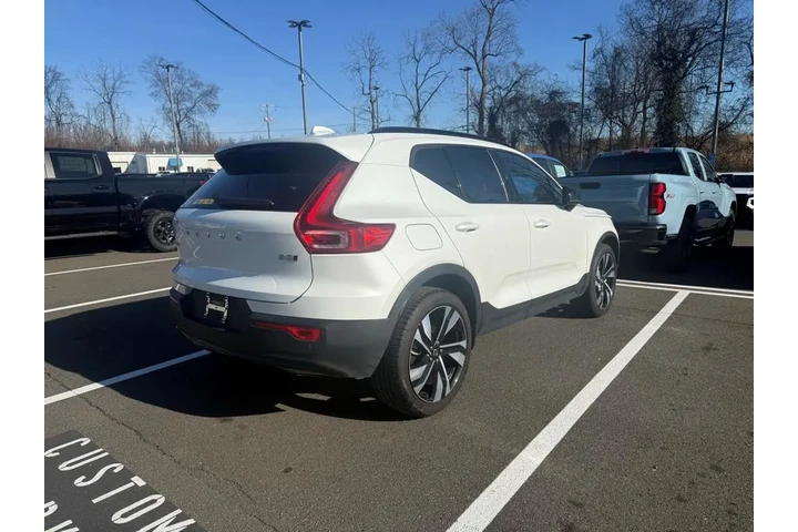 $32999 : Volvo XC40 2025 AWD B5 Plus image 5