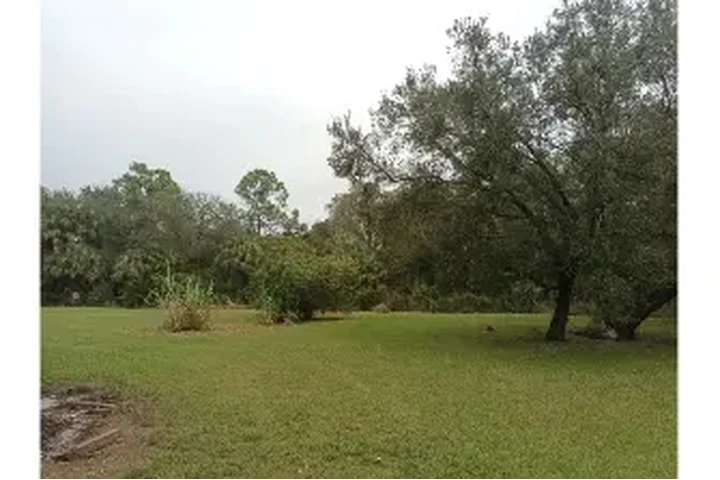 $80000 : vendo terreno de dueño a dueño image 1