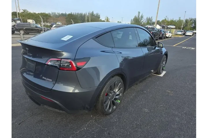 $29990 : Tesla Model Y 2023 AWD Perfo image 4