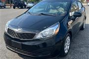 Used 2015 Rio 4dr Sdn Auto LX en Boston