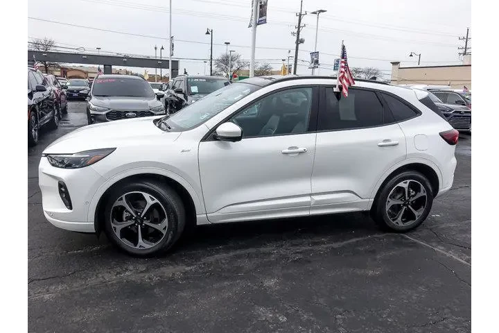 $31870 : Ford Escape 2024 AWD ST-Line image 5