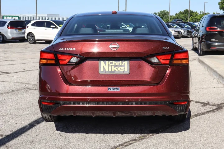 $20587 : 2024 Altima 2.5 SV Sedan image 5