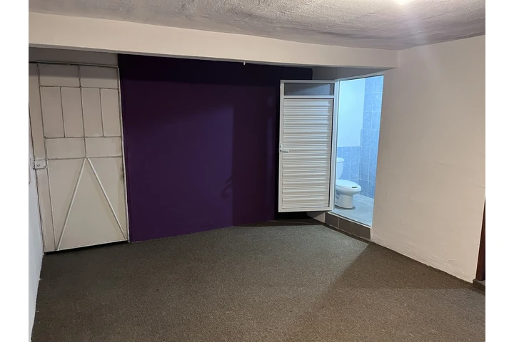 $4700 : Departamento pequeño en Azcapo image 1