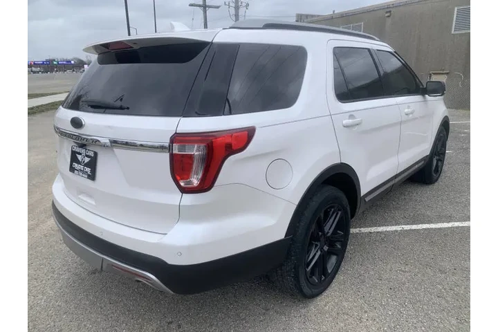 $9995 : 2017 Explorer XLT image 6