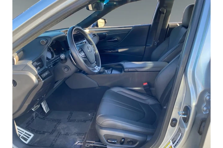 $35960 : Lexus ES 300h 2024 F SPORT D image 9