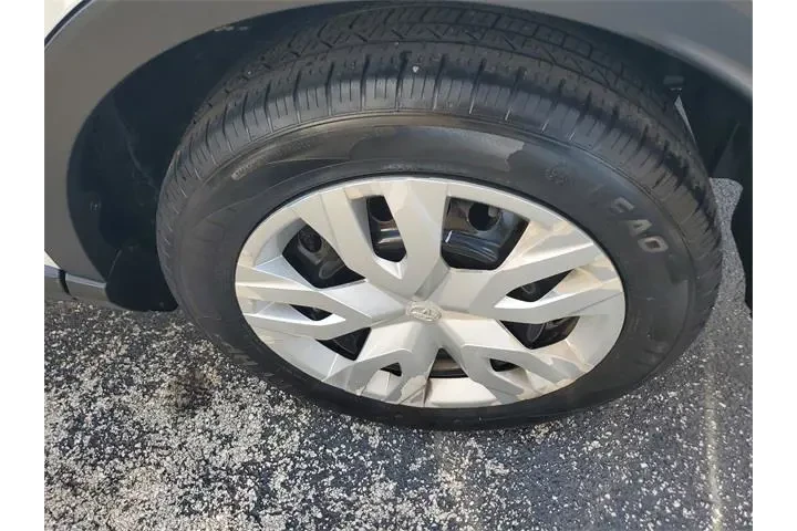 $16490 : Toyota C-HR 2020 LE 4dr Cros image 6