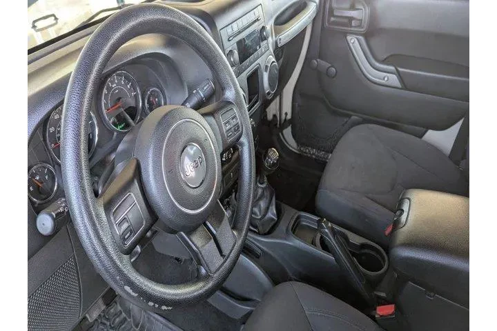 $13998 : Jeep Wrangler Unlimited 2016 image 4