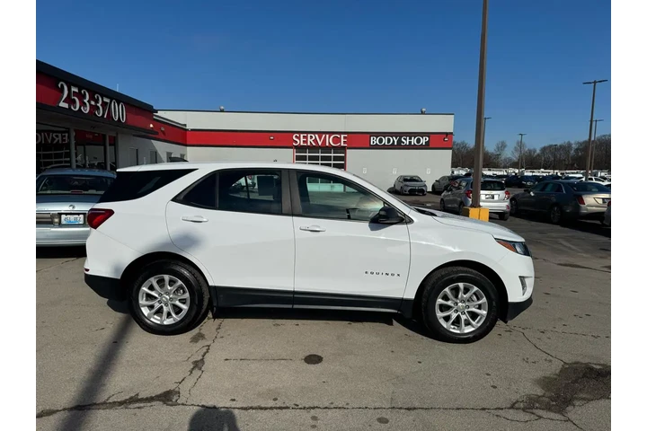 $10450 : 2020 Equinox AWD 4dr LS w/1LS image 1
