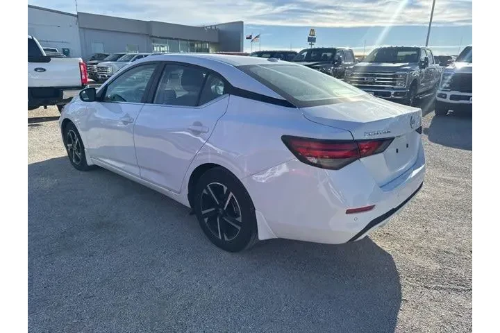 $18000 : Nissan Sentra 2024 SV 4dr Se image 4