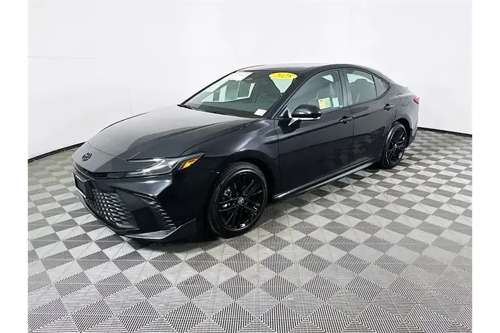 $33500 : Toyota Camry 2025 SE 4dr Sed image 3