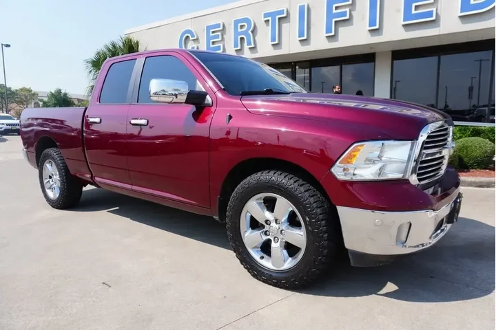 $17988 : Ram 1500 2018 4x2 SLT 4dr Qu image 1