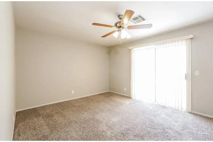 $1450 : Nice 3BED/2BATH in Las Vegas image 6