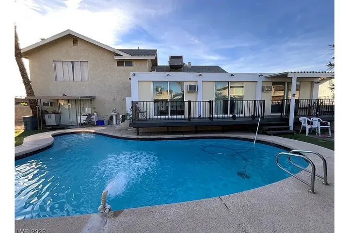 $800 : Room for Rent Cuarto en Renta image 7