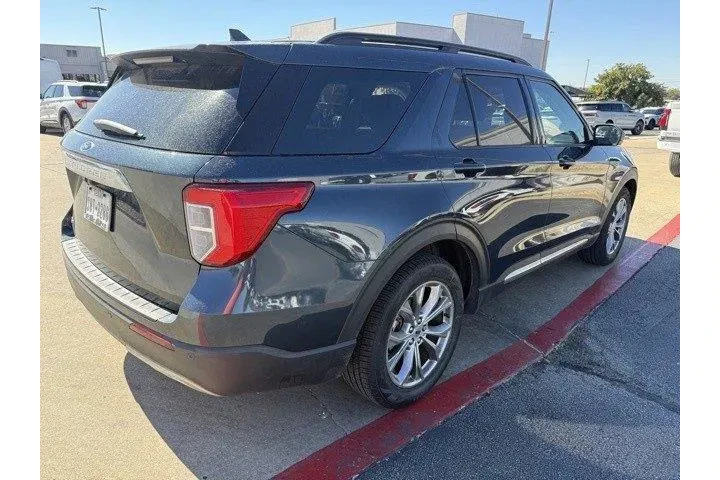 $27983 : Ford Explorer 2022 XLT 4dr S image 3