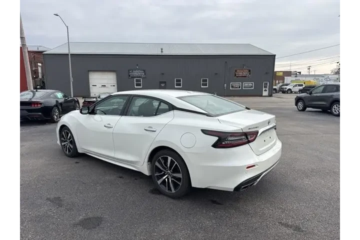 $23589 : Nissan Maxima 2023 3.5 SV 4d image 9