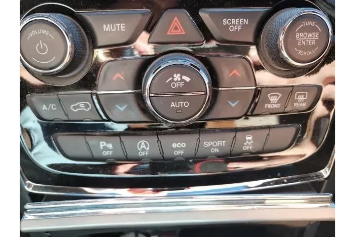 $29943 : Jeep Grand Cherokee 2021 4x4 image 7