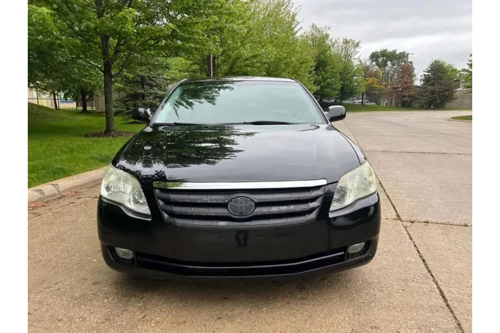 $3997 : 2006 Avalon Limited image 3
