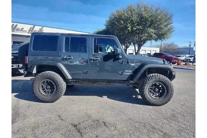 $18499 : Jeep Wrangler Unlimited 2017 image 2