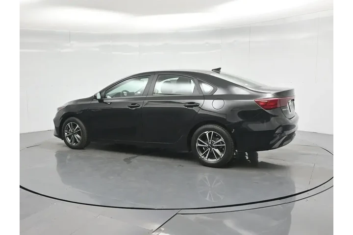 $16000 : Kia Forte 2022 LXS 4dr Sedan image 7