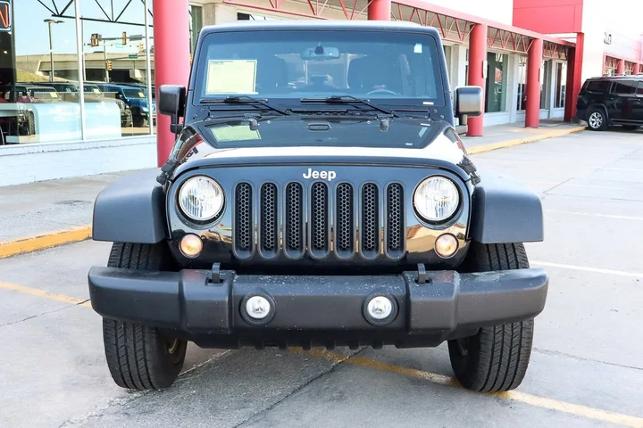 $19988 : 2016 Wrangler Unlimited 4WD 4 image 3