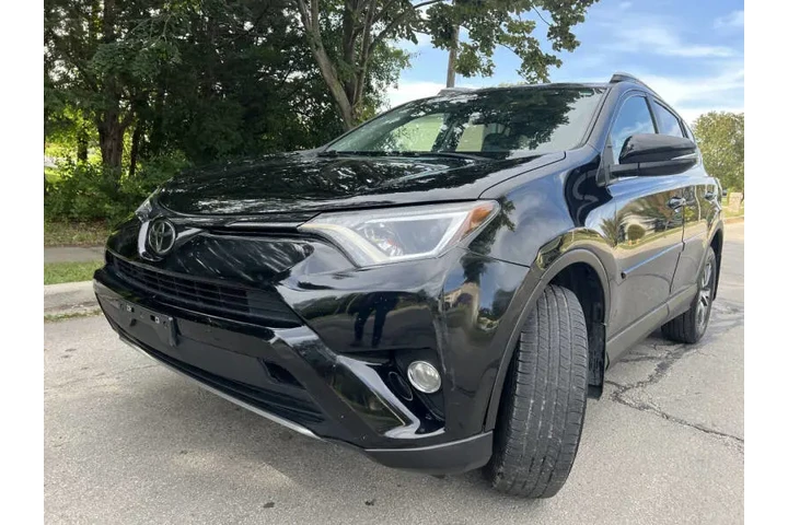 $13997 : 2018 RAV4 XLE image 4