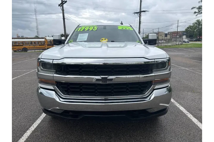 $17995 : 2019 Silverado 1500 LD LT image 9