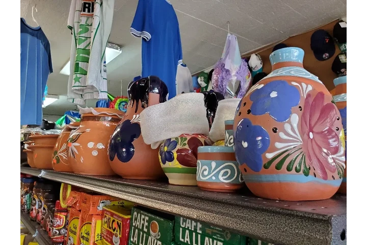 Guatelinda Supermarket image 5