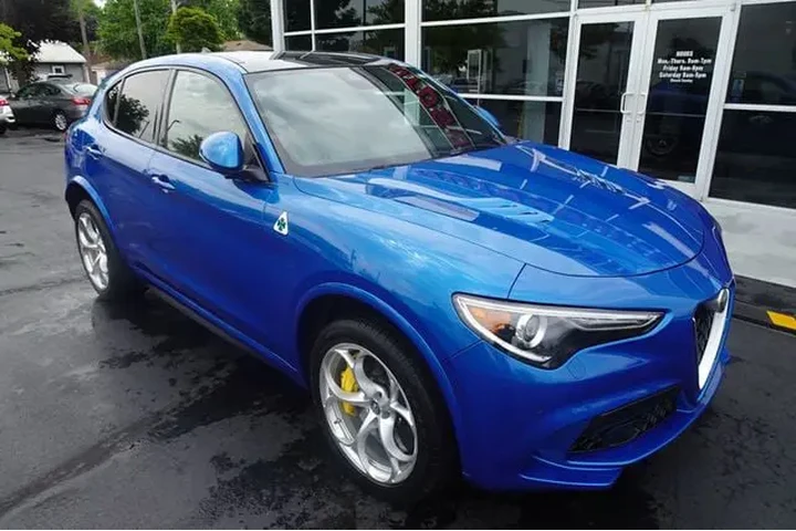 $42999 : 2020 Alfa Romeo Stelvio image 9