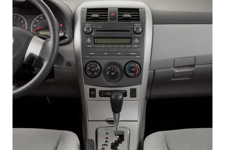 $13750 : 2013 Corolla LE image 8