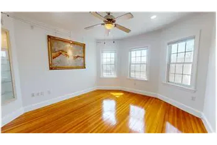 $6000 : Rental property with 6 bedro image 4