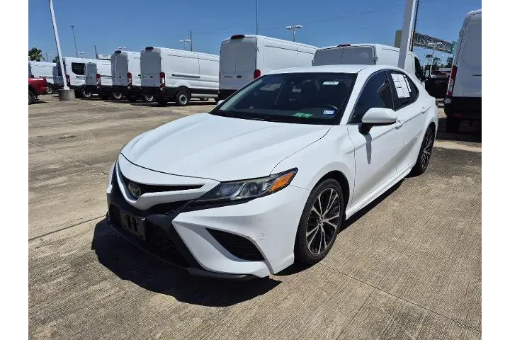$18206 : Toyota Camry 2019 SE 4dr Sed image 1