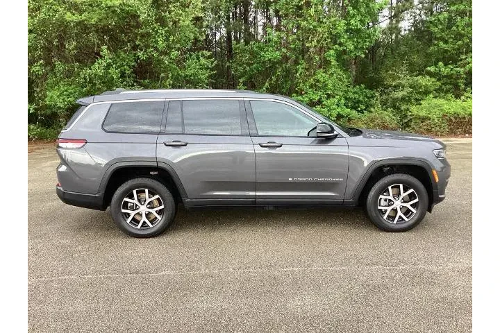 $30670 : Jeep Grand Cherokee L 2024 4 image 4