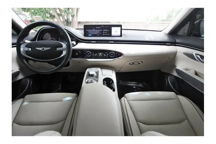 $33792 : Genesis GV70 2023 AWD 2.5T S image 8