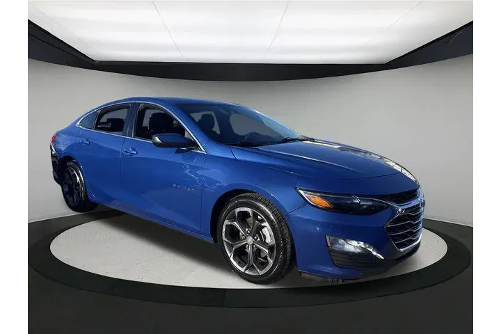 $17590 : Chevrolet Malibu 2023 LT 4dr image 3