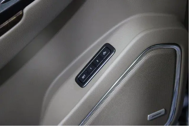 $22982 : Chevrolet Tahoe 2016 4x4 LT image 8