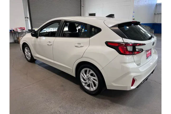 $23939 : Subaru Impreza 2025 AWD Base image 5