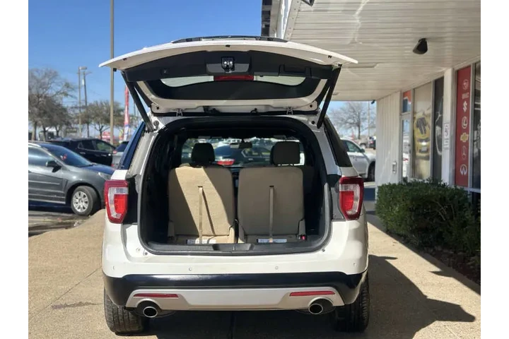 $13999 : 2017 Explorer XLT image 10