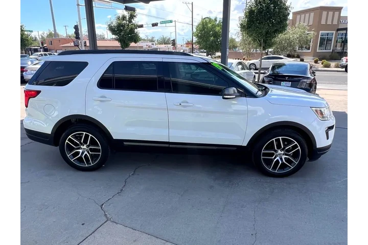 $18500 : 2019 Explorer XLT FWD image 4