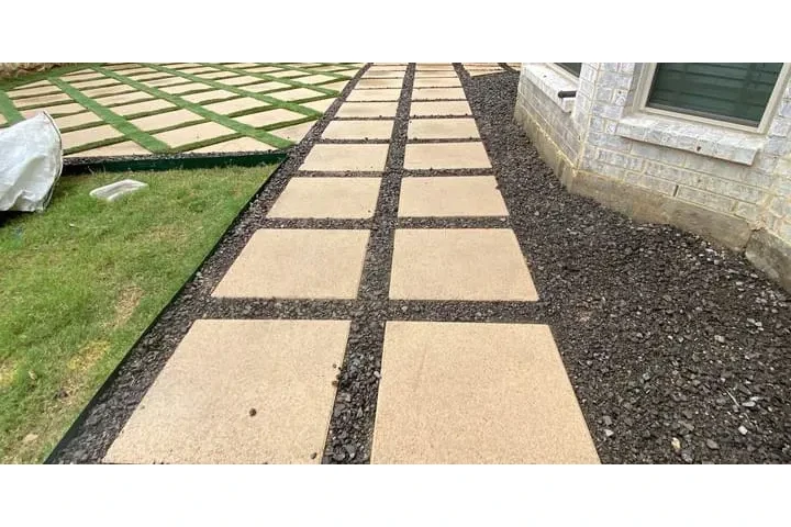 De León tree service image 5