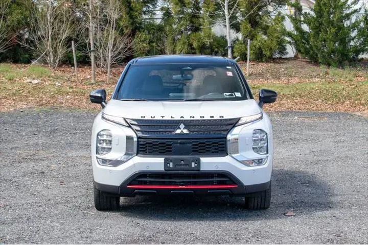 $24995 : Mitsubishi Outlander 2023 AW image 2