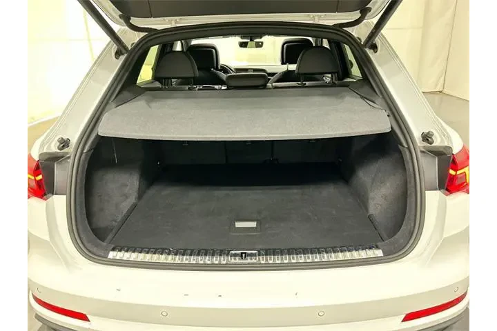 $31690 : Audi Q3 2024 AWD quattro S l image 10